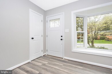 132 Tulip Dr, Gaithersburg, MD 20877 - photo 2