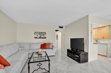 3067 Exeter D unit 3067, Boca Raton, FL 33434 - photo 5