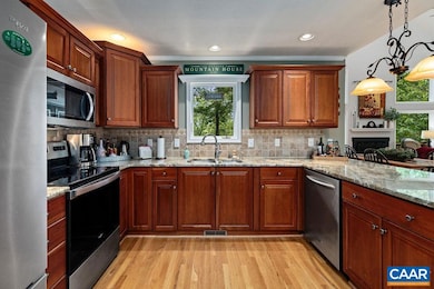 679 Pedlars Edge Dr, Roseland, VA 22967 - photo 5