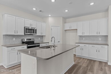 622 Lemming Ln SE, Bolivia, NC 28422 - photo 6