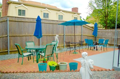 95 University Ave unit 2, Providence, RI 02906 - photo 3