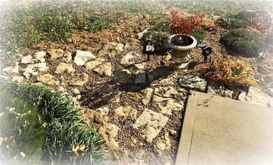 211 Jayhawk Ct, Lansing, KS 66043 - photo 3