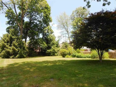 18 Bayberry Rd, Schenectady, NY 12306 - photo 5