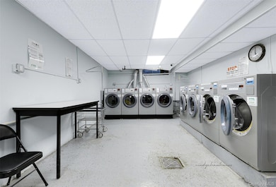 The Alderton unit 2, Rego Park, NY 11374 - photo 4