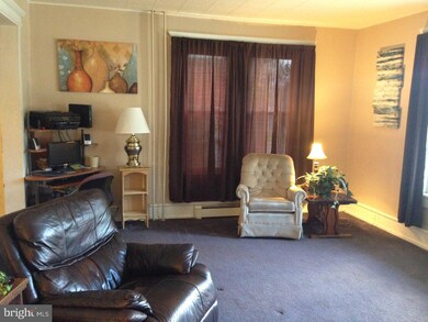 346 W High St, Womelsdorf, PA 19567 - photo 2