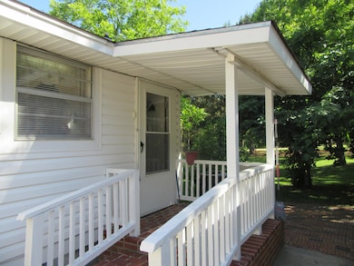 621 Norton Rd, Laurel, MS 39443 - photo 2