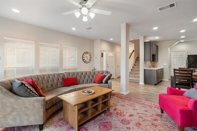 523 N 1st St, La Porte, TX 77571 - photo 5