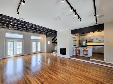 323 E 20th St, Houston, TX 77008 - photo 4