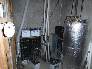 Battery back up sump pump