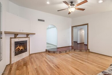 1910 E June Cir Mesa AZ 85203-large-003-