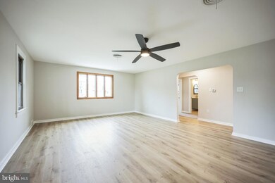 250 W Broad St, Paulsboro, NJ 08066 - photo 7