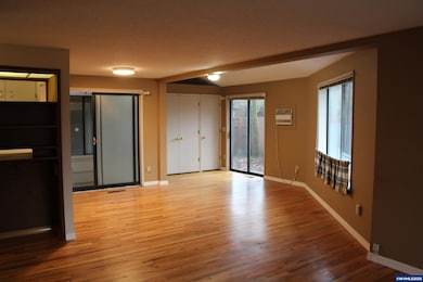 1444 Umpqua Ct, Woodburn, OR 97071 - photo 3