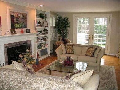 115 Colonial Dr, Somerset, MA 02726 - photo 4