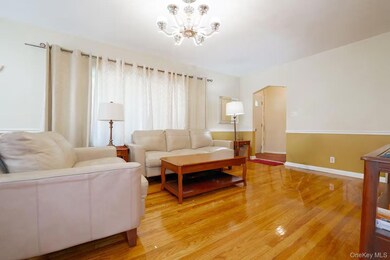 636 S 13th St, New Hyde Park, NY 11040 - photo 7