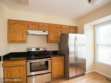 6327 Mary Todd Ct, Centreville, VA 20121 - photo 4