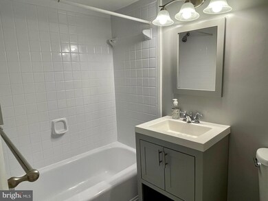 1954 Kennedy Dr unit 101, McLean, VA 22102 - photo 4
