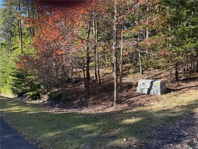 View of the lot from the corner of Westward Court and Vistaview Parkway