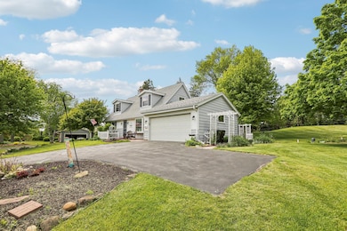 3-web-or-mls-W Edinbourgh Dr-2805-003