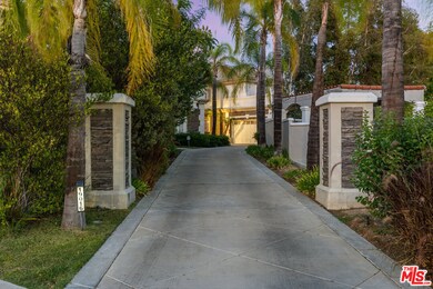 19016 Devonport Ln, Tarzana, CA 91356 - photo 4