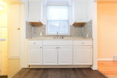 20230 Greeley St, Highland Park, MI 48203 - photo 6