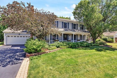 565 Longfellow Dr, Wheaton, IL 60189 - photo 2