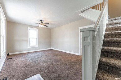 808 N Logan St, Lincoln, IL 62656 - photo 3