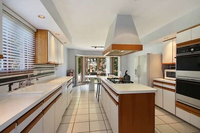 2755 Porter Ct, Glenview, IL 60026 - photo 4