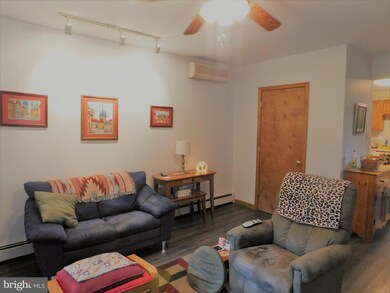 17 W Ridge St, Coaldale, PA 18218 - photo 4