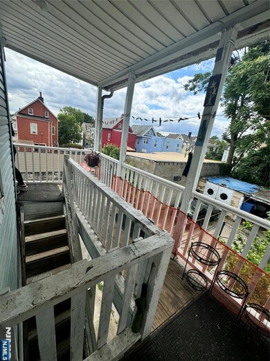 54 Winthrop St, Newark, NJ 07104 - photo 5