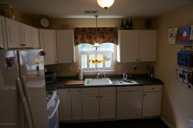 55 Phoenix Ct, Tinton Falls, NJ 07712 - photo 4