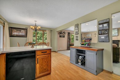 Kitchen & Dining Space