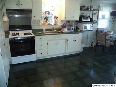 73 Hagaman St, Port Reading, NJ 07064 - photo 2