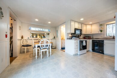 11 Kennedy Cir, Hyannis, MA 02601 - photo 6