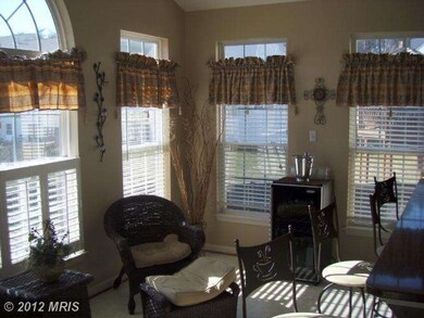 10405 Lowmoor Ct, Lanham, MD 20706 - photo 4