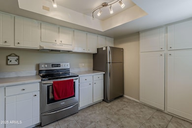 10-web-or-mls-Camelback-10