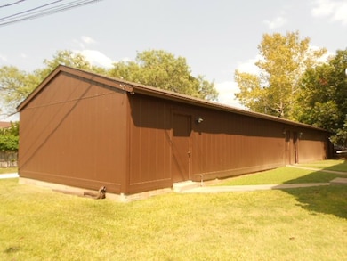 119 Frederick Rd, Fredericksburg, TX 78624 - photo 3