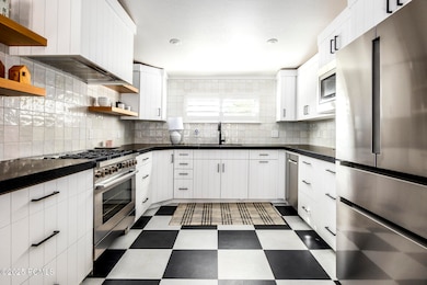 007_07-670w200n-07_901