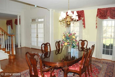 9775 Thorn Bush Dr, Fairfax Station, VA 22039 - photo 4