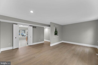 9424 Riverbrink Ct, Laurel, MD 20723 - photo 2