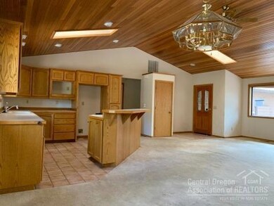 57630 Hart Mountain Ln, Sunriver, OR 97707 - photo 3