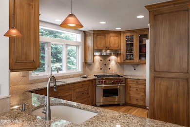 4240_spruce_way_interior_kitchen