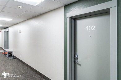 03-Hallway_ELI09113_Blended