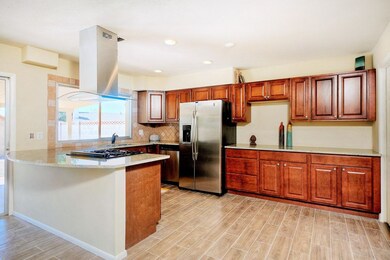 3741WPoinsetta007