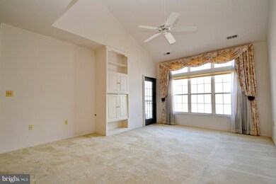 8824 Groffs Mill Dr unit 8824, Owings Mills, MD 21117 - photo 4
