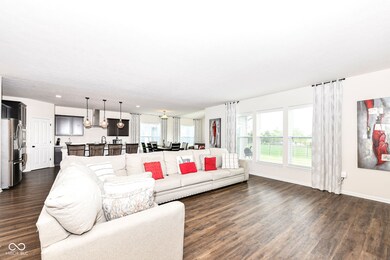 Open Floor Plan ~ Great for Entertaining!