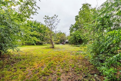 1014 Pine St, Bonham, TX 75418 - photo 4