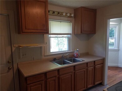 1717 Drexel Dr, Anderson, IN 46011 - photo 2