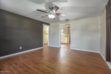 8216 Circle St S, Jacksonville, FL 32216 - photo 2