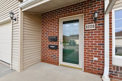 5228 S Hidden Dr unit 5228, Milwaukee, WI 53221 - photo 2