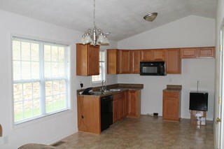 kitchen with microwave & Dishwasher!